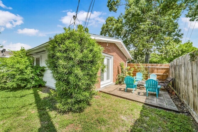 Building Photo - 4707 Nenana Dr