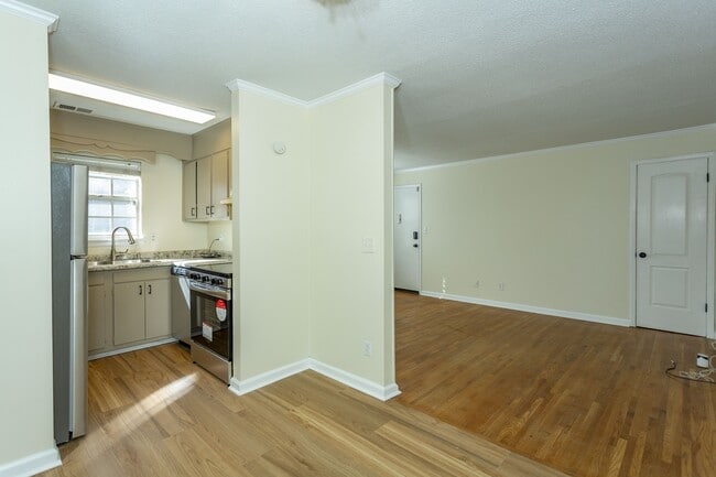 Building Photo - 2053 Montreat Cir