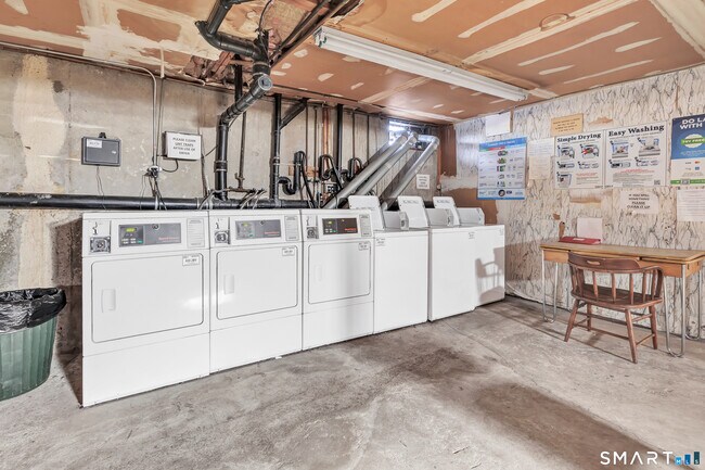 Building Photo - 100 Silliman St