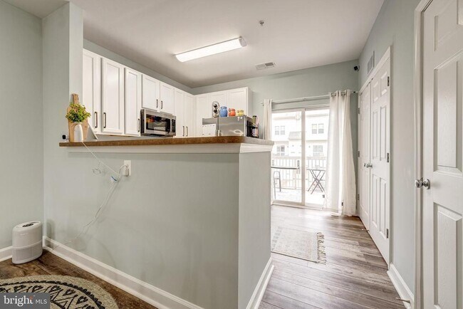 Building Photo - 42461 Rockrose Square