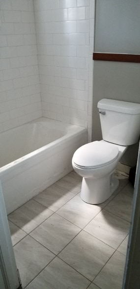 Building Photo - 340 Ellis Ave