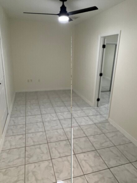 Building Photo - 890 SW 143rd Ave