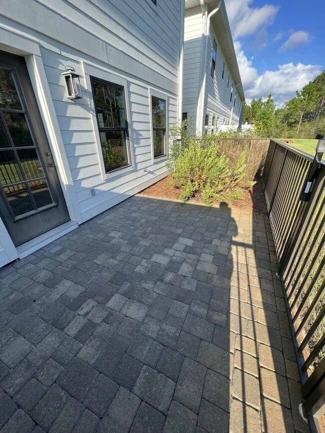 Building Photo - 67 Heron's Crossing