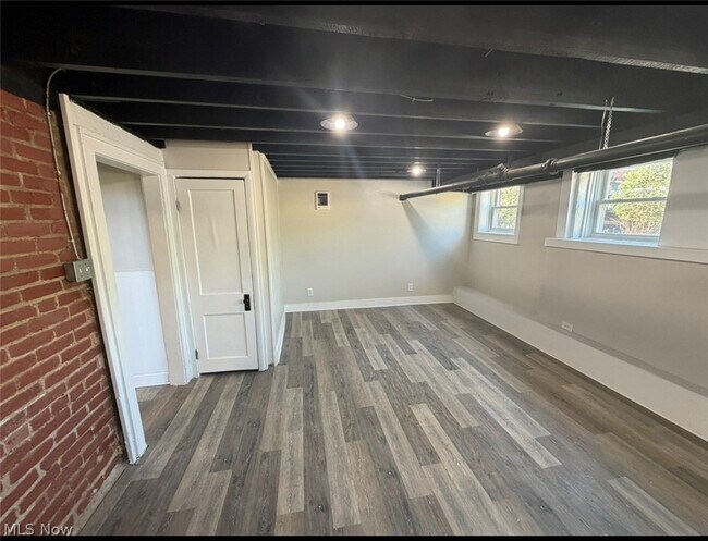 Building Photo - 3186 Euclid Heights Blvd