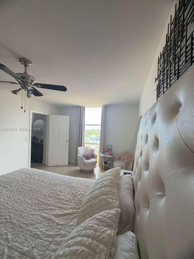 Building Photo - 13499 Biscayne Blvd