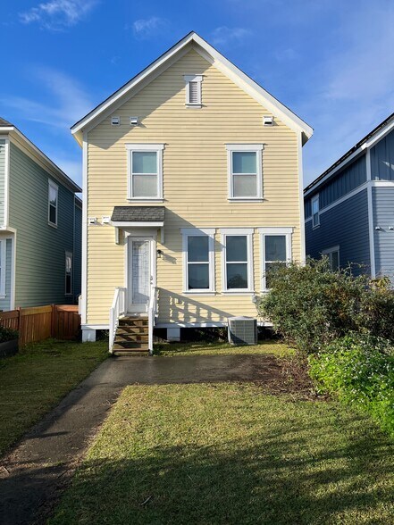 Building Photo - 1207 Appling Dr