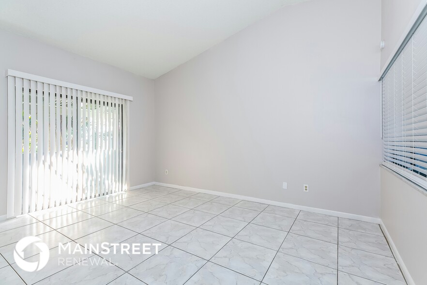 Building Photo - 1656 Parakeet Ct