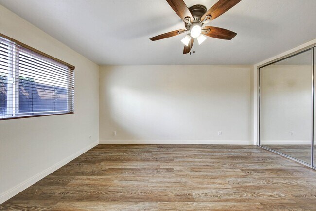 Building Photo - 792 Avocado Ave