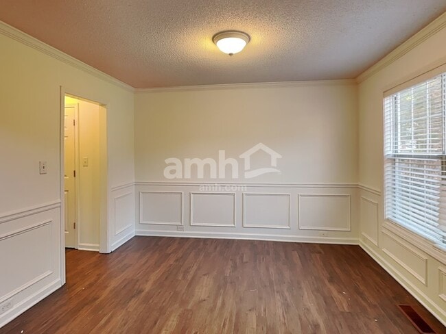 Building Photo - 5705 Wandering Vine Trl SE