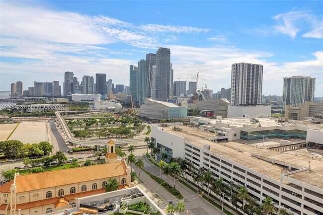 Building Photo - 1717 N Bayshore Dr