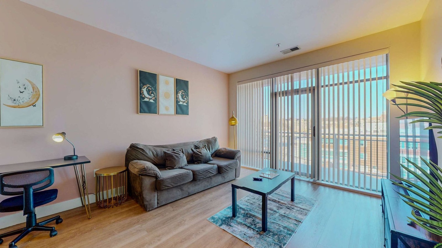 Building Photo - 545 Bedford St