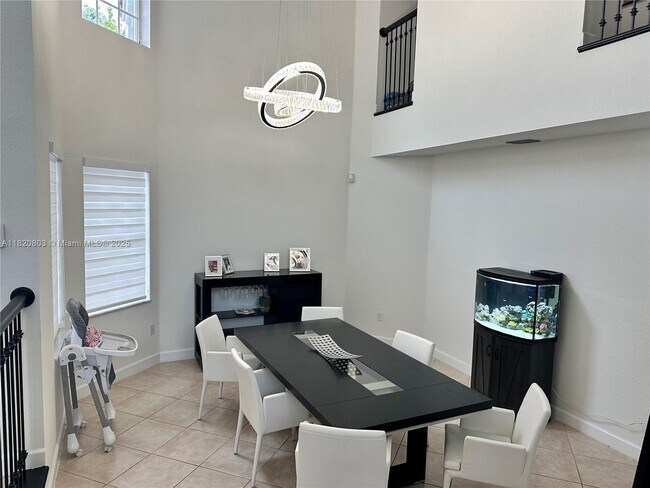 Building Photo - 10873 NW 71st St