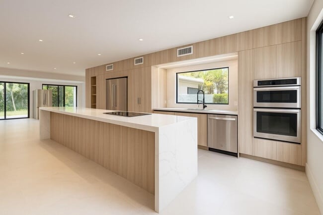 Building Photo - 4919 SW 28th Ave