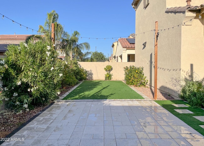 Building Photo - 2902 E Ebony Dr