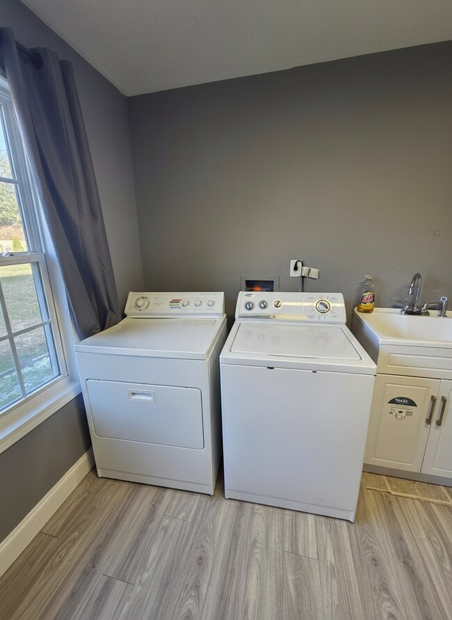 Building Photo - 449 Bramlett Way