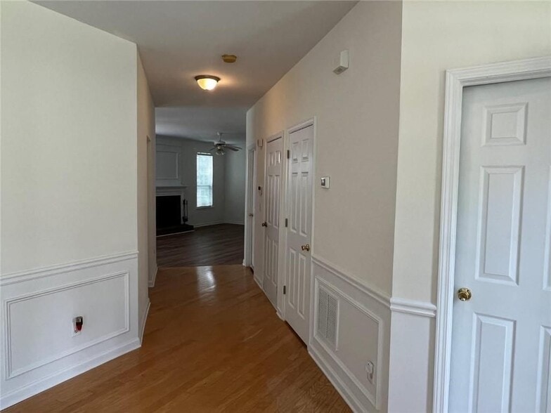 Building Photo - 421 Holland Springs Dr NW