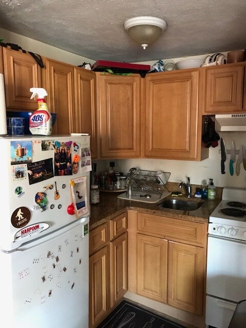 Building Photo - 17 Joy St