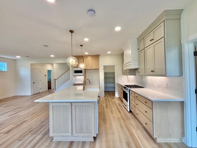 Building Photo - Gorgeous Ridgefield Home