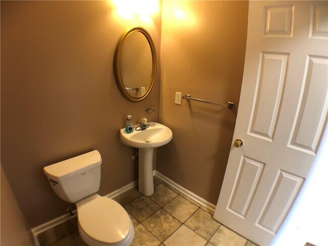Building Photo - 3337 Baymount Way