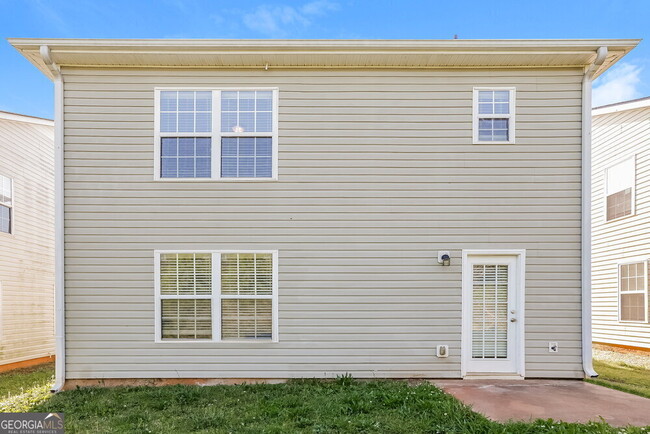 Building Photo - 6050 Flagstaf Walk