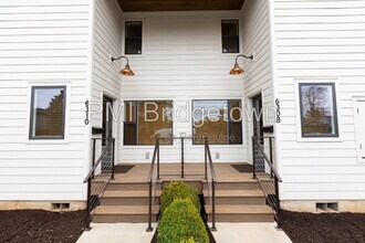 Building Photo - 6308 SE Duke St