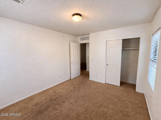 Building Photo - 8014 W Brill St