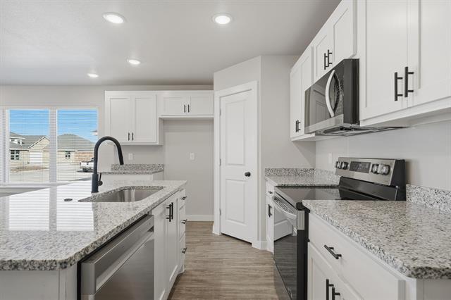 Building Photo - 3065 Glennster St