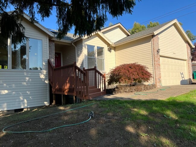 Building Photo - 15021 SE 130th Dr