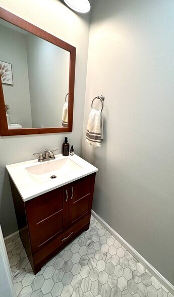 Building Photo - 66 Carriage House Dr