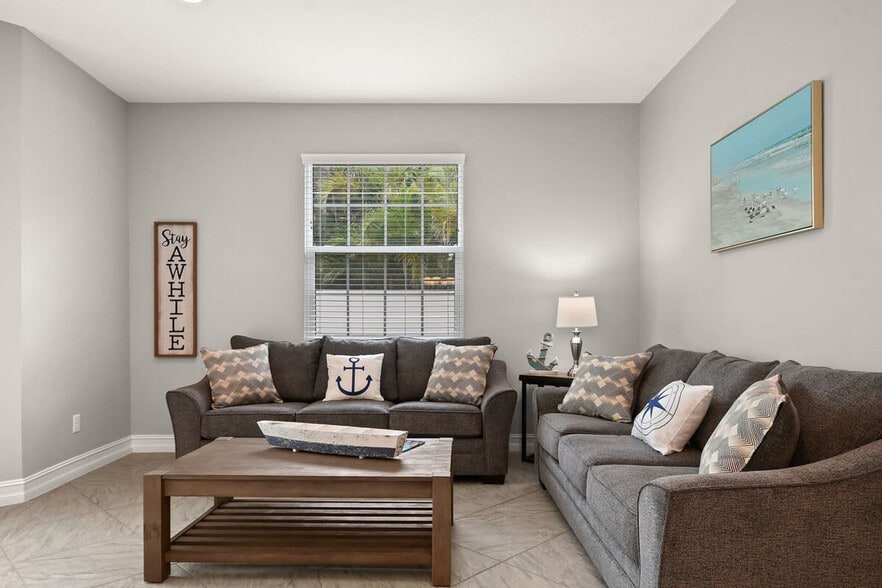 Building Photo - 132 Mediterranean Way