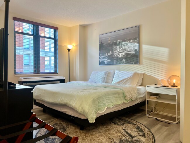 Building Photo - 1150 K St NW