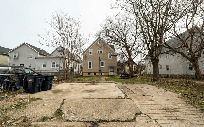 Building Photo - 2955 N 17th St
