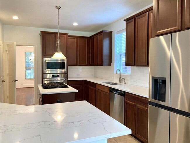 Building Photo - 8127 Caroline Ridge Dr