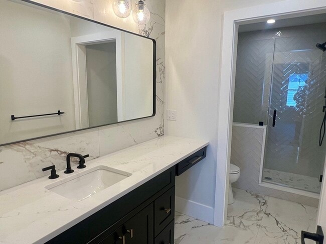 Building Photo - 10 Webber Ave