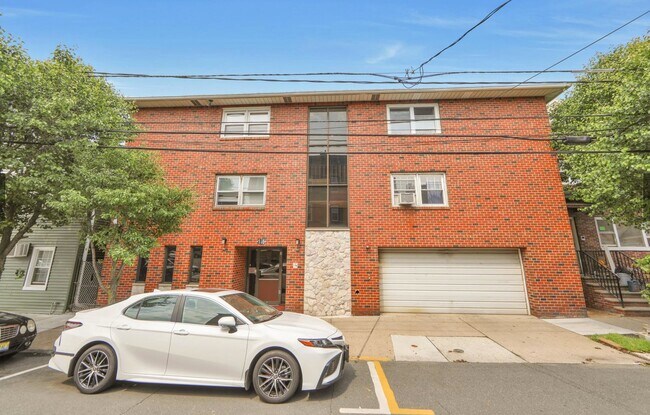 Building Photo - 116 71st St