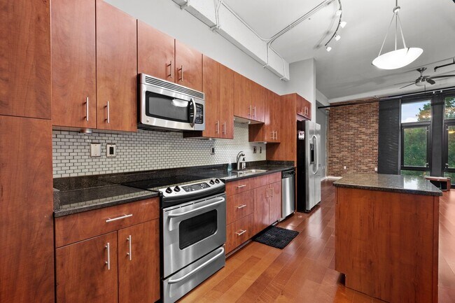 Building Photo - 415 St Pauls Blvd
