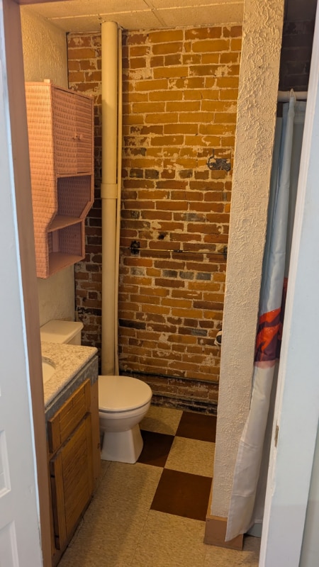 Building Photo - 60 N Main St