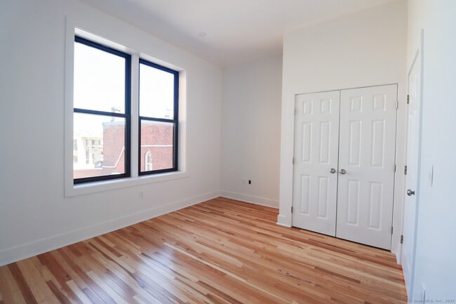 Building Photo - 253 State St