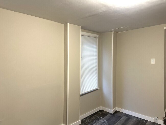 Building Photo - 425 Highland Ave