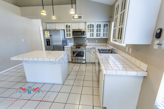 Building Photo - 1891 E Brentrup Dr