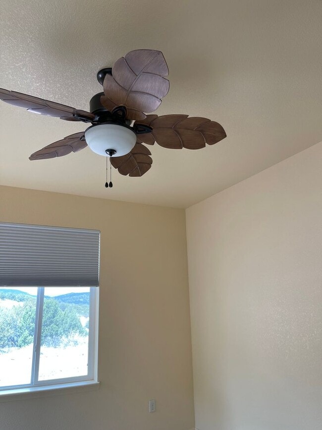 Building Photo - 422 Storm Ridge Dr