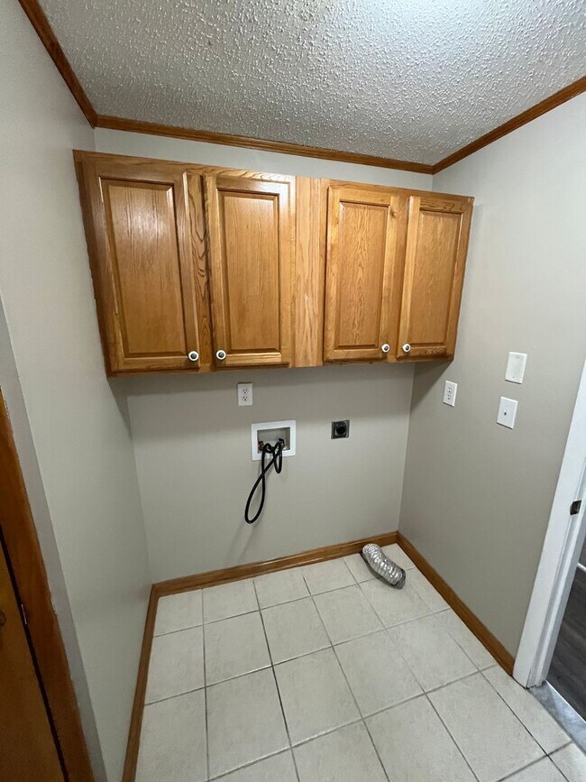 Building Photo - Charming 3-bedroom, 1.5-bathroom property in Pfafftown