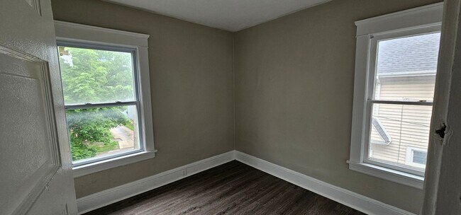 Building Photo - 10325-10325 Bernard Ave