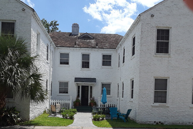 Rear Entrance (Main Entry) - 2321 Riverside Ave