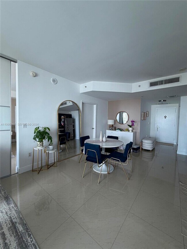 Building Photo - 90 SW 3rd St