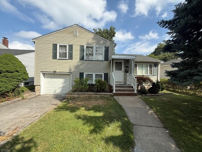 Primary Photo - 439 Morristown Rd
