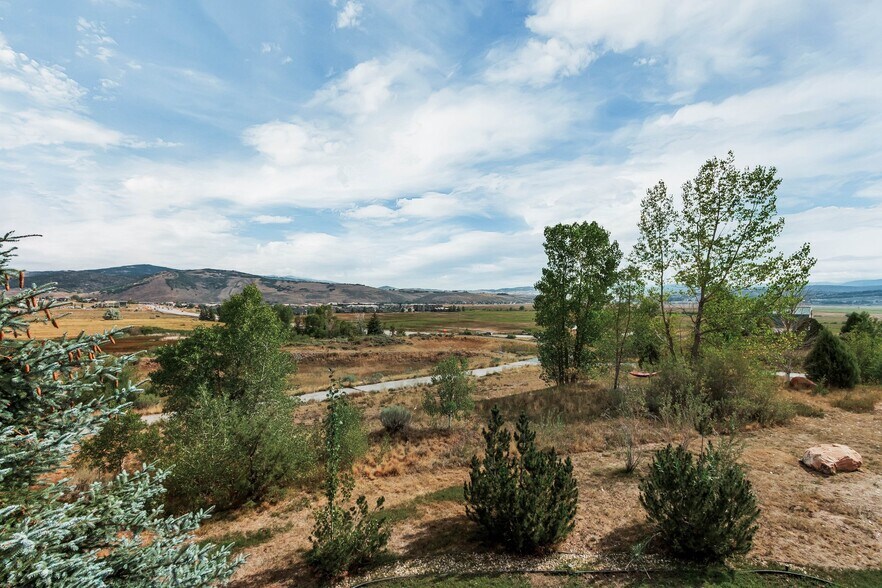 Building Photo - 5526 Cross Country Way