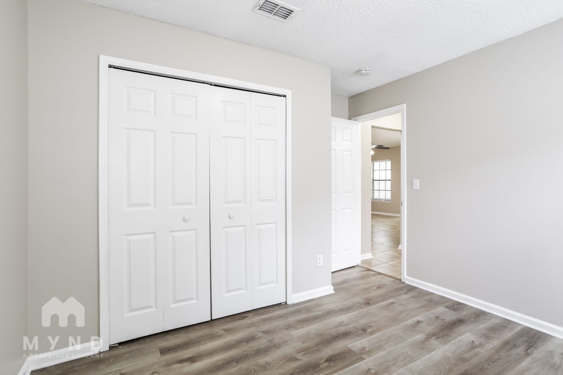 Building Photo - 398 Willow Green Dr