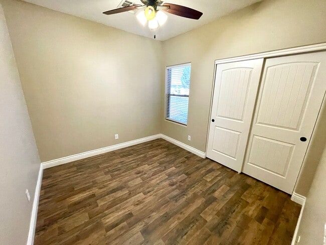 Building Photo - Elegant 3 Bedroom, 2 bathroom Home in Legacy Ranch Neighborhood in Central Kingman!