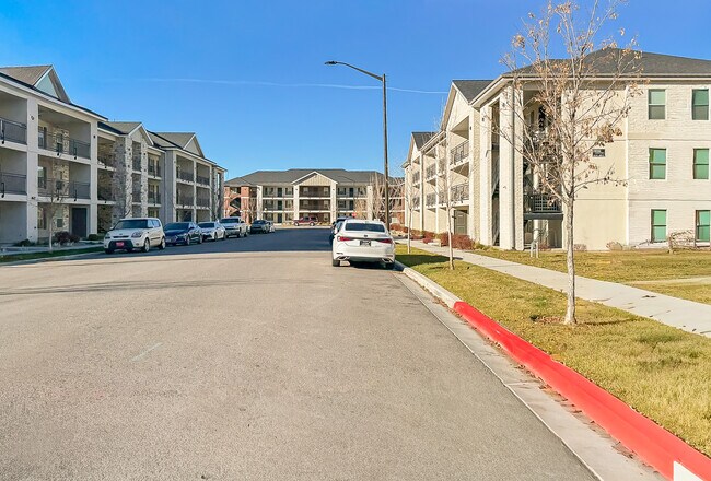 Building Photo - 64 W 600 S